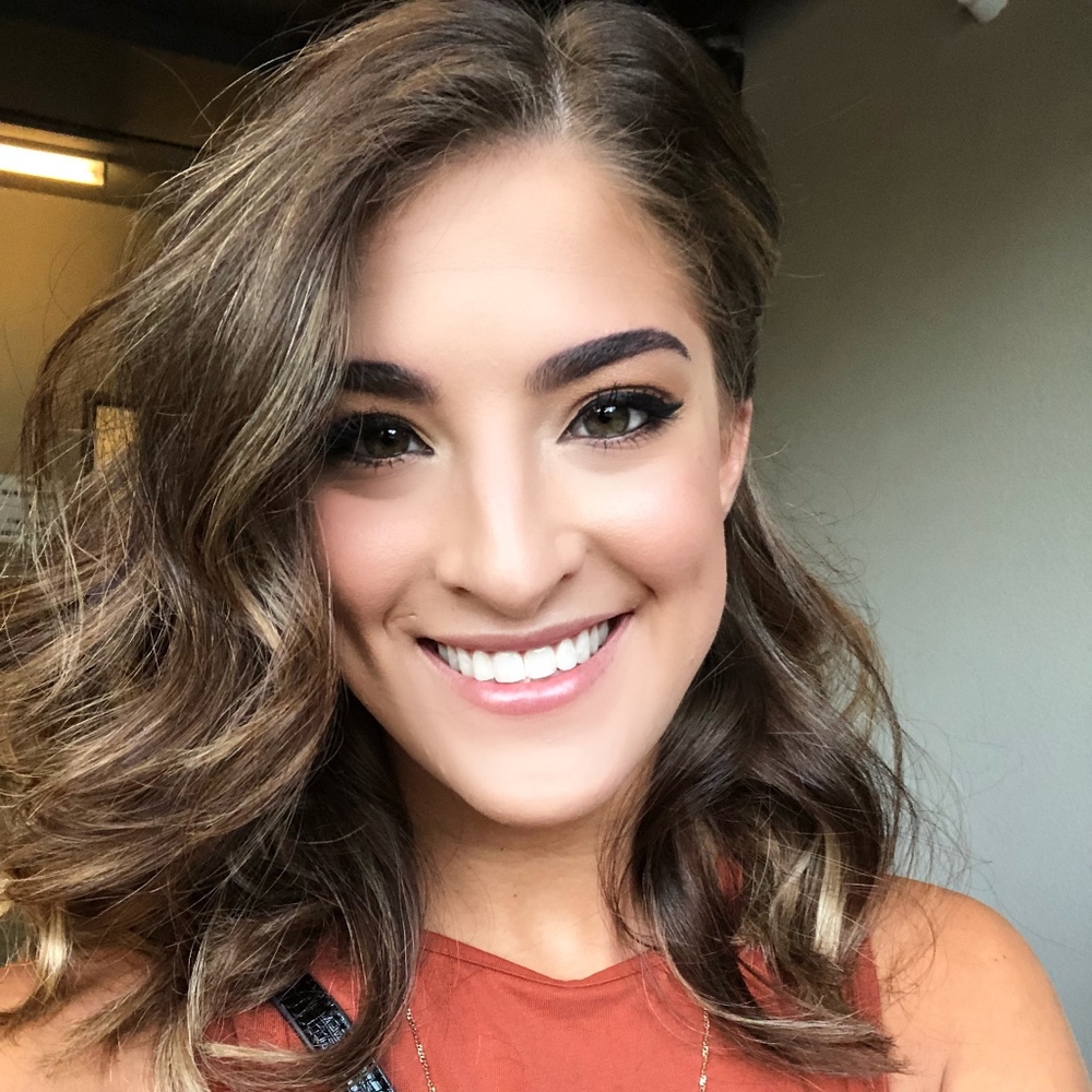 Meet your Posher, Alyssa